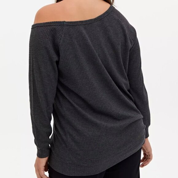 TORRID 2 Plus Size Off Shoulder Waffle Sweatshirt Charcoal Grey One Shoulder 2X - Picture 4 of 16